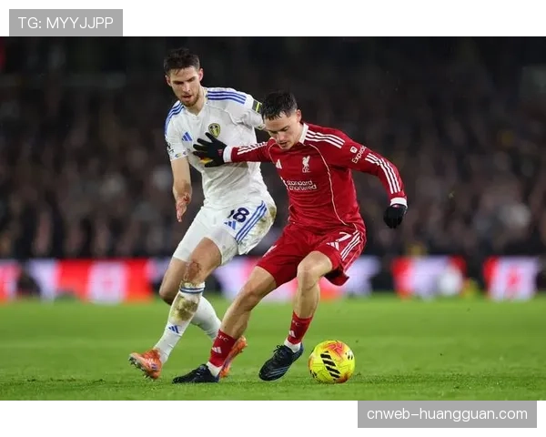 维尔茨频繁换位至左路,与格里马尔多形成传切配合新套路 维尔茨频繁换位至左路,与格里马尔多形成传切配合新套路